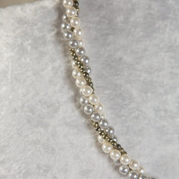 VINTAGE Twisted Triple Strand Tri-Coloured Faux Pearl Necklace - Picture 3 of 5